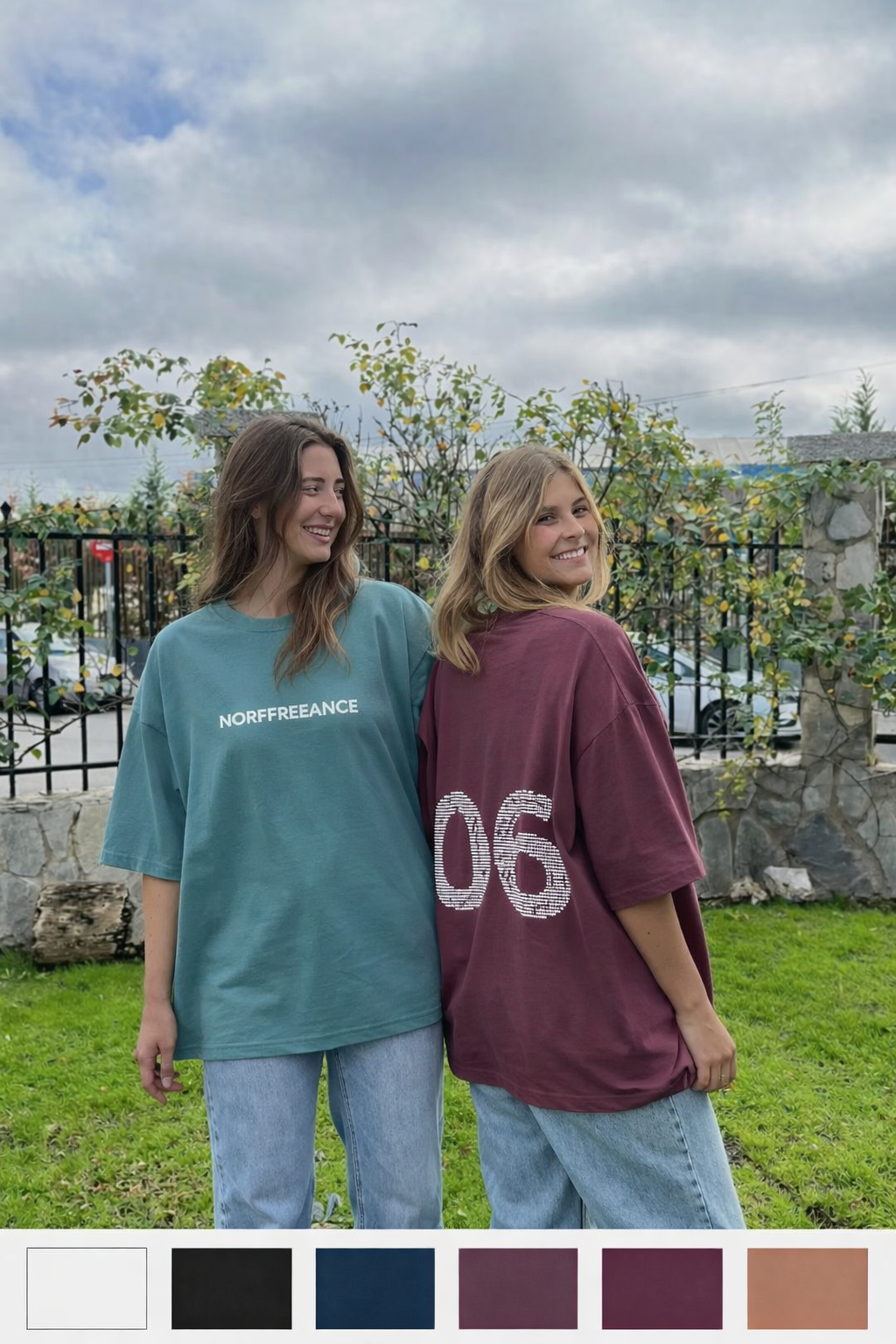 Celebrad reuniones, aniversarios o cumpleaños con un diseño que os identifique a todos. Tallas para niños y adultos.